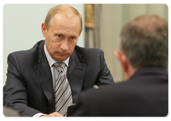 Prime Minister Vladimir Putin holding a meeting with GDF Suez Chairman and CEO Gérard Mestrallet|28 july, 2009|19:18