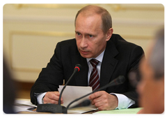 Prime Minister Vladimir Putin at a meeting of the Government Commission on Budget Estimates for the Following Fiscal Year and Planning Period|29 july, 2009|19:07