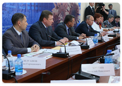 Prime Minister Vladimir Putin holding a meeting on the preparations for and the start of the grain harvesting season in 2009|3 july, 2009|16:54