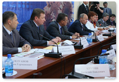 Prime Minister Vladimir Putin held a meeting on the preparations for and the start of the grain harvesting season in 2009