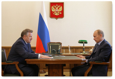 Prime Minister Vladimir Putin met with Governor of the Khabarovsk Territory Vyacheslav Shport