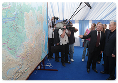 В.В.Путин принял участие в торжественной церемонии начала строительства магистрального газопровода «Сахалин-Хабаровск-Владивосток»|31 июля, 2009|09:56
