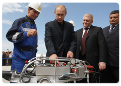 Prime Minister Vladimir Putin attending a ceremony of beginning the construction of the Sakhalin-Khabarovsk-Vladivostok trunk gas pipeline|31 july, 2009|10:28