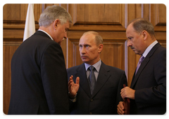 Several documents were signed after the conference in Khabarovsk in the presence of Prime Minister Vladimir Putin, including|31 july, 2009|11:19