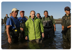 Владимир Путин в рамках рабочей поездки в Хабаровский край побывал на острове Чкалова в Охотском море|31 июля, 2009|23:01