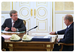 Prime Minister Vladimir Putin chairing a meeting of the Government Presidium|6 july, 2009|20:48