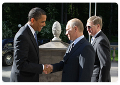 Prime Minister Vladimir Putin meeting with US President Barack Obama|7 july, 2009|10:08