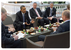Prime Minister Vladimir Putin meeting with US President Barack Obama|7 july, 2009|13:31