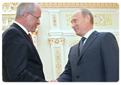 Prime Minister Vladimir Putin meeting with Berthold Huber, President of German metalworkers’ union IG Metall|7 july, 2009|13:48