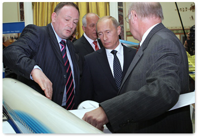 Prime Minister Vladimir Putin took part in a ceremony of signing the commemorative certificate establishing the Ural-Boeing joint venture between Boeing and VSMPO-Avisma, which will produce titanium components for aircraft