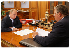 Prime Minister Vladimir Putin meeting with Head of the Federal Customs Service Andrei Belyaninov|8 july, 2009|14:30