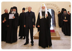 Председатель Правительства Российской Федерации В.В.Путин посетил остров Валаам, где вместе с Патриархом Московским и всея Руси Кириллом осмотрел Валаамский монастырь|9 июля, 2009|20:05