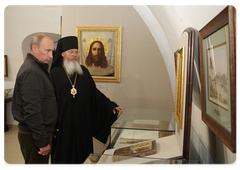 Председатель Правительства Российской Федерации В.В.Путин посетил остров Валаам, где вместе с Патриархом Московским и всея Руси Кириллом осмотрел Валаамский монастырь|9 июля, 2009|20:34