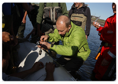Владимир Путин в рамках рабочей поездки в Хабаровский край побывал на острове Чкалова в Охотском море|31 июля, 2009|12:05