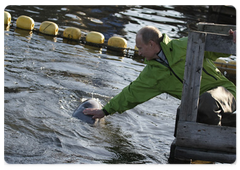 Владимир Путин в рамках рабочей поездки в Хабаровский край побывал на острове Чкалова в Охотском море|31 июля, 2009|12:05