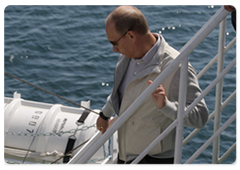 Prime Minister Vladimir Putin, on a working visit to the Siberian Federal District, descended to the bottom of Lake Baikal aboard a Mir submersible|1 august, 2009|12:51