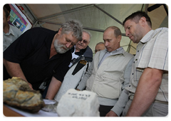 Prime Minister Vladimir Putin, on a working visit to the Siberian Federal District, descended to the bottom of Lake Baikal aboard a Mir submersible|1 august, 2009|12:58
