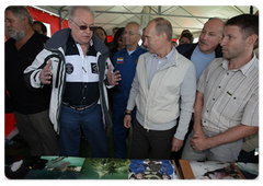 В.В.Путин совершил спуск на глубоководном аппарате «Мир» на дно озера Байкал|1 августа, 2009|12:59