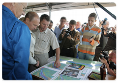 Prime Minister Vladimir Putin, on a working visit to the Siberian Federal District, descended to the bottom of Lake Baikal aboard a Mir submersible|1 august, 2009|13:01