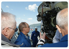 Prime Minister Vladimir Putin, on a working visit to the Siberian Federal District, descended to the bottom of Lake Baikal aboard a Mir submersible|1 august, 2009|13:06