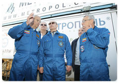 Prime Minister Vladimir Putin, on a working visit to the Siberian Federal District, descended to the bottom of Lake Baikal aboard a Mir submersible|1 august, 2009|13:06