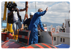 Prime Minister Vladimir Putin, on a working visit to the Siberian Federal District, descended to the bottom of Lake Baikal aboard a Mir submersible|1 august, 2009|13:09