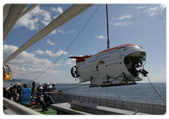 Prime Minister Vladimir Putin, on a working visit to the Siberian Federal District, descended to the bottom of Lake Baikal aboard a Mir submersible|1 august, 2009|13:13