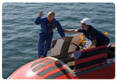Prime Minister Vladimir Putin, on a working visit to the Siberian Federal District, descended to the bottom of Lake Baikal aboard a Mir submersible|1 august, 2009|15:52