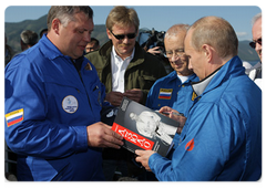 Prime Minister Vladimir Putin, on a working visit to the Siberian Federal District, descended to the bottom of Lake Baikal aboard a Mir submersible|1 august, 2009|16:02