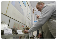 Prime Minister Vladimir Putin visiting the Baikal Museum at the Irkutsk Scientific Centre of the Siberian Branch of Russian Academy of Sciences in Listvyanka village|1 august, 2009|16:43
