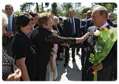 В.В.Путин и С.В.Багапш пообщались с вдовами и матерями погибших защитников Абхазии|12 августа, 2009|18:01