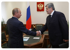 Prime Minister Vladimir Putin meeting with Dmitry Dmitriyenko, the Governor of the Murmansk Region|13 august, 2009|16:39