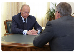 Prime Minister Vladimir Putin during a meeting with Andrei Kostin, head of Vneshtorgbank (VTB)|13 august, 2009|17:30