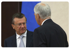 From left: Deputy Prime Minister Viktor Zubkov and State Duma Speaker Boris Gryzlov before a meeting of the presidium of the Presidential Council for the Implementation of Priority National Projects and Demographic Policy|14 august, 2009|16:29