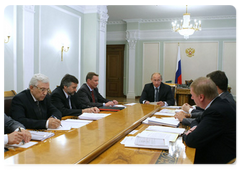 Prime Minister Vladimir Putin at a meeting on nanotechnologies development strategy|19 august, 2009|15:57