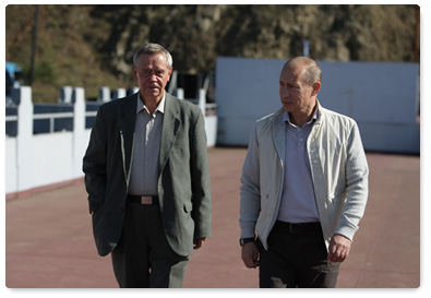 Prime Minister Vladimir Putin met with writer Valentin Rasputin, who works and resides in the city of Irkutsk