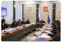 Prime Minister Vladimir Putin chaired a meeting in Mirny on the implementation of instructions issued by the President and the Government related to the socio-economic development of the Republic of Sakha (Yakutia)