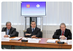 President of the Republic of Sakha Vyacheslav Shtyrov, Yury Trutnev, Viktor Basargin at a meeting on the implementation of instructions issued by the President and the Government related to the socio-economic development of the Republic of Sakha (Yakutia)|21 august, 2009|08:10