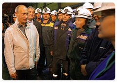 Prime Minister Vladimir Putin at the ceremony of commissioning the Mir open pit mine in Yakutia|21 august, 2009|08:47