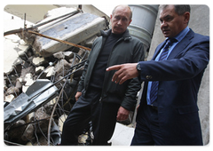 Председатель Правительства Российской Федерации В.В.Путин, прибывший с рабочей поездкой в Республику Хакасия, посетил Саяно-Шушенскую ГЭС|21 августа, 2009|12:08