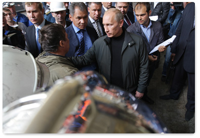 В.В.Путин, прибывший с рабочей поездкой в Республику Хакасия, посетил Саяно-Шушенскую ГЭС