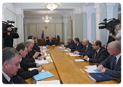 Prime Minister Vladimir Putin chairing a meeting on restructuring the missile and space industry|25 august, 2009|17:43