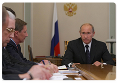 Prime Minister Vladimir Putin chairing a meeting on restructuring the missile and space industry|25 august, 2009|17:43