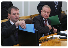 Director General and Chief Designer of the Russian Institute of Space Device Engineering Yury Urlichich and President of the Korolev Rocket and Space Corporation Energia Vitaly Lopota|25 august, 2009|17:43