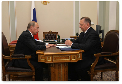 Prime Minister Vladimir Putin met with Transneft President Nikolai Tokarev