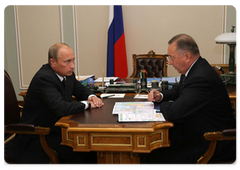 Prime Minister Vladimir Putin meeting with Transneft President Nikolai Tokarev|25 august, 2009|19:42