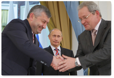 Two agreements have been signed as a result of talks between Russian Prime Minister Vladimir Putin and South Ossetian President Eduard Kokoity