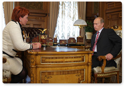 Prime Minister Vladimir Putin met with the Minister of Agriculture Yelena Skrynnik