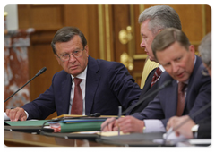 First Deputy Prime Minister Viktor Zubkov, Deputy Prime Minister Sergei Sobyanin and Deputy Prime Minister Sergei Ivanov (from left) at a meeting of the Government|27 august, 2009|15:52