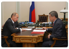 Prime Minister Vladimir Putin meeting with Prosecutor-General Yury Chaika|31 august, 2009|16:57